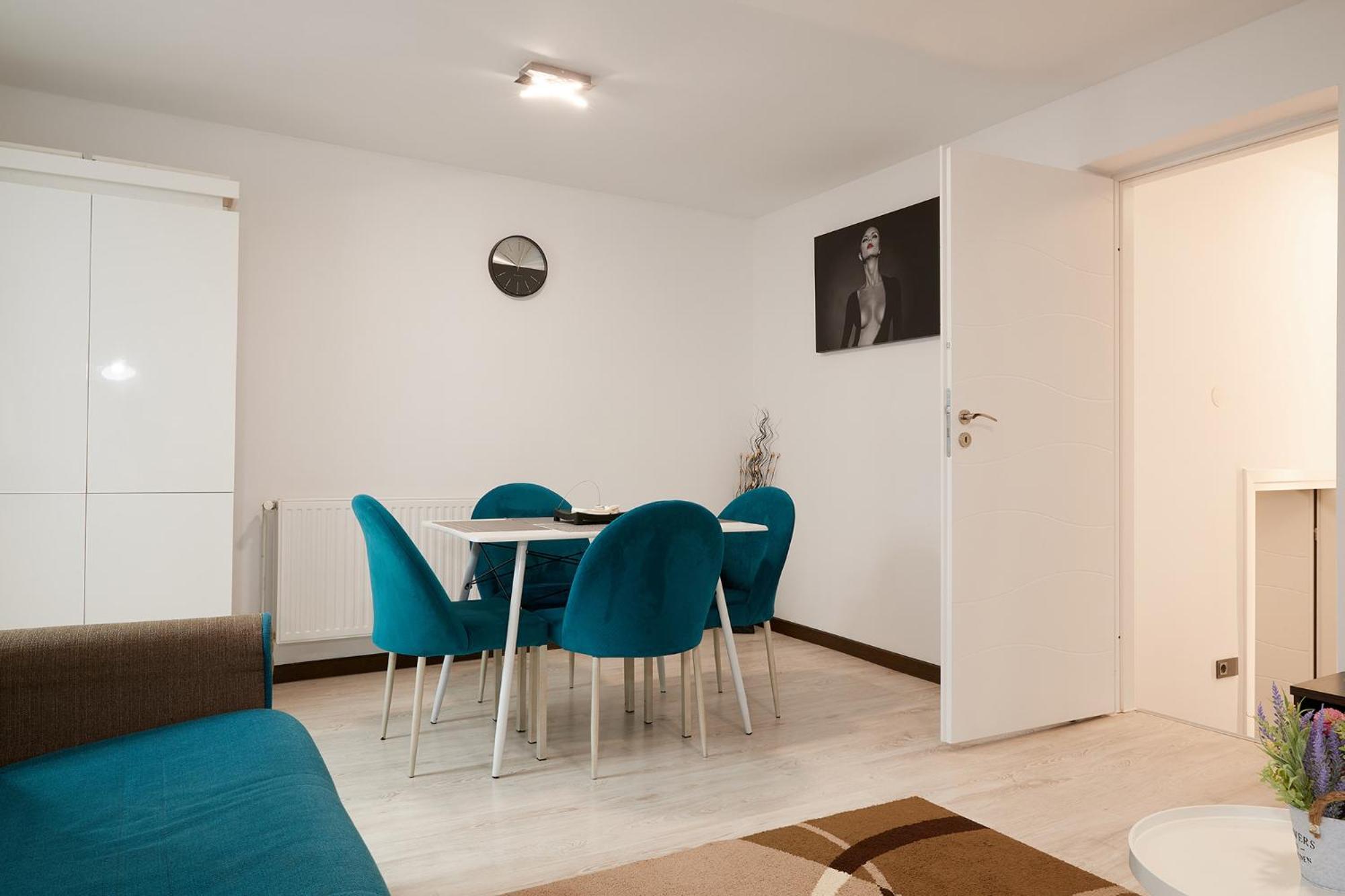 Giovi Central Apartment Клуж-Напока Екстер'єр фото